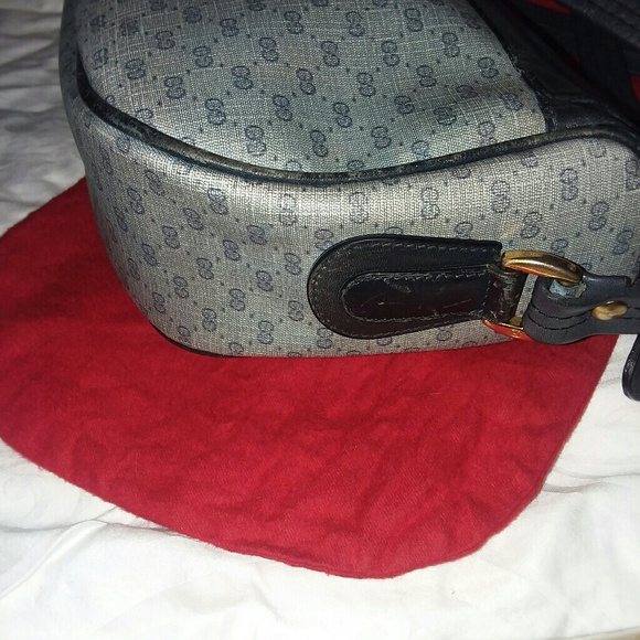 Not for sale:SOLDGUCCI NAVY BLUE CROSSBODY BAG - Picture 3 of 8